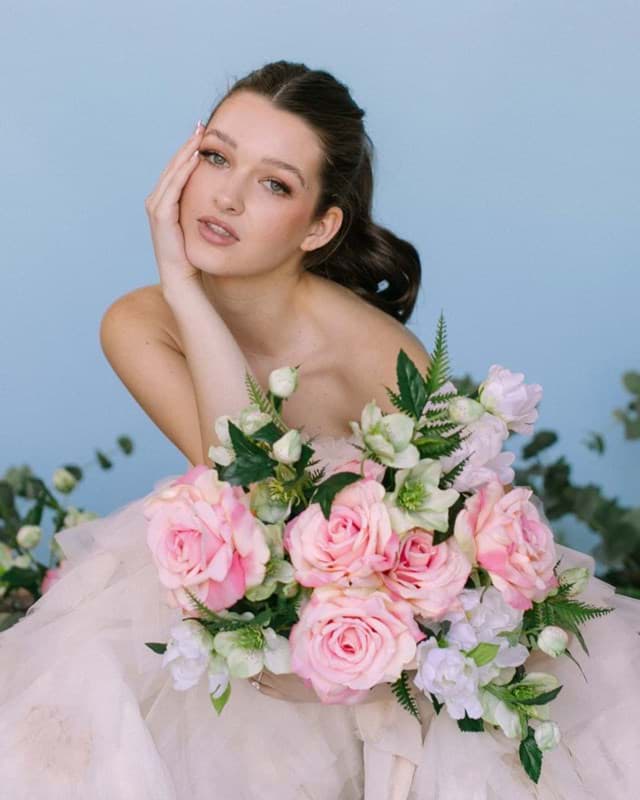 Picture of Cameron Bridal Bouquet (Garden-cut)
