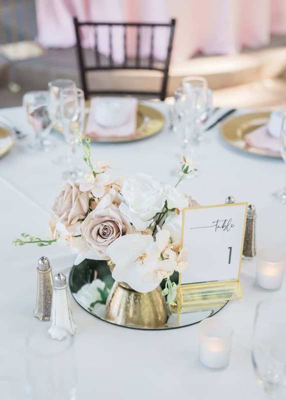 Picture of Wren Centerpiece