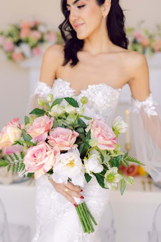 Picture of Cameron Bridal Bouquet (Garden-cut)