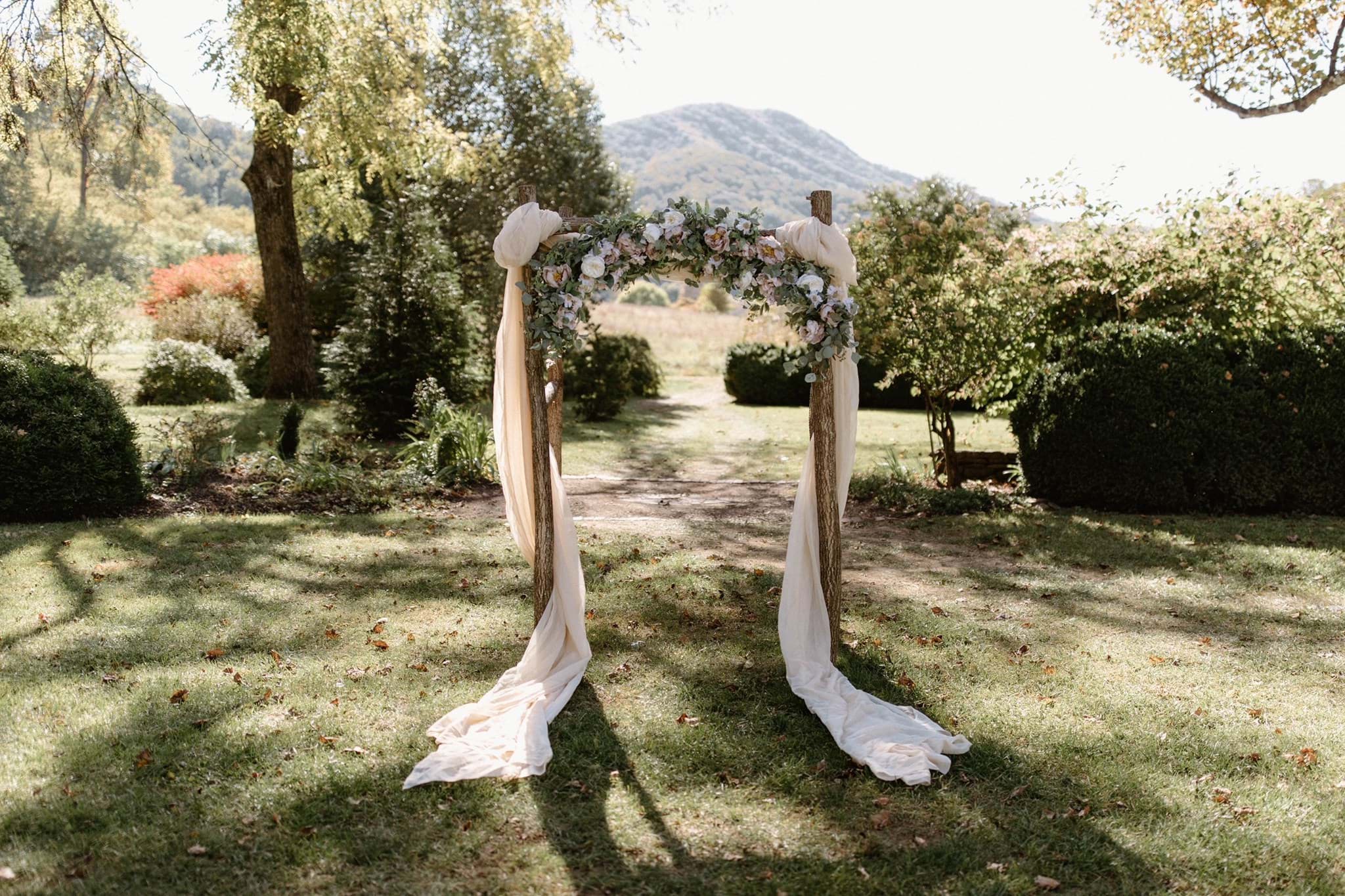 Rustic Wedding Arch Ideas