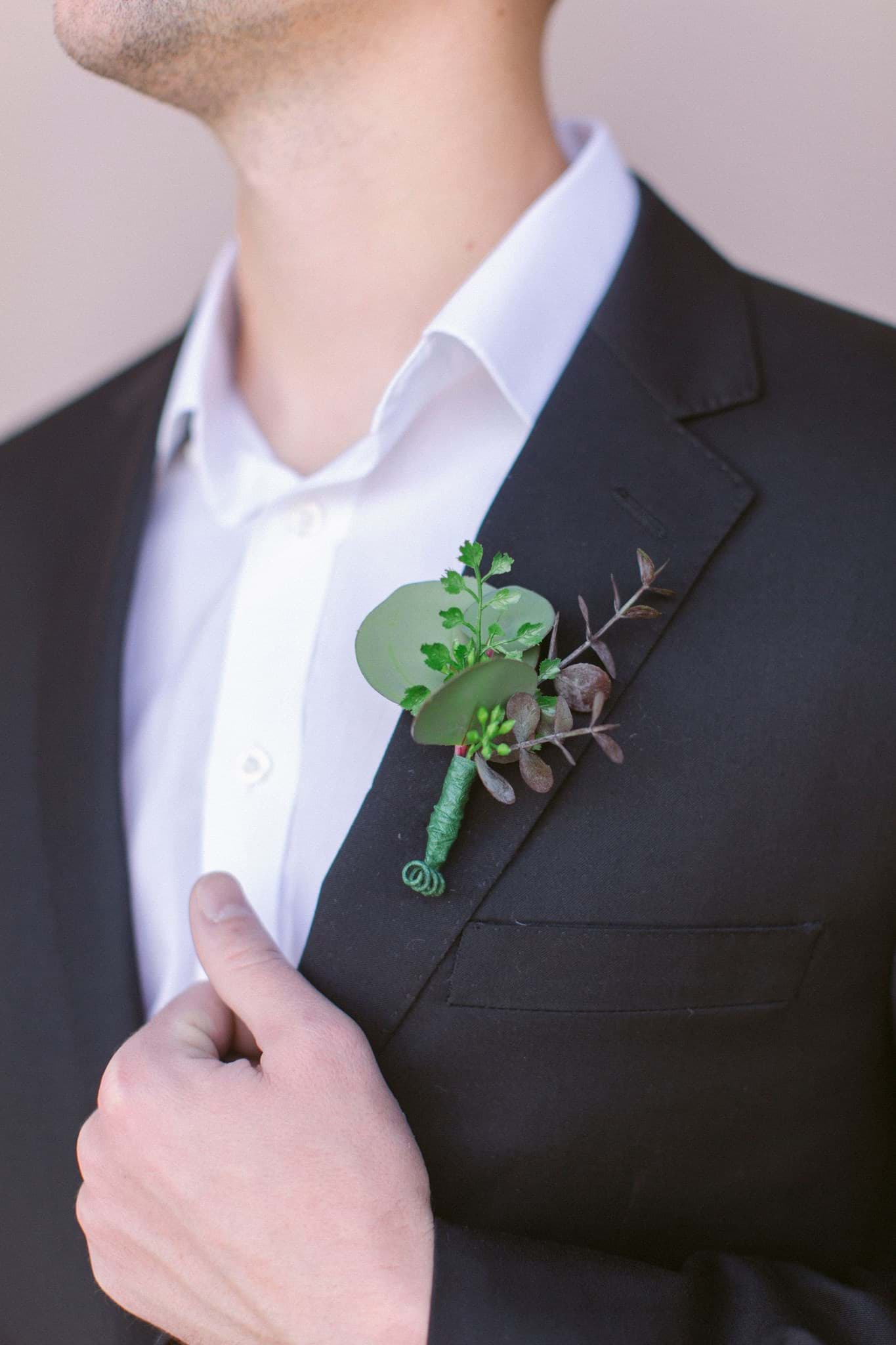 Picture of Laurel Boutonniere