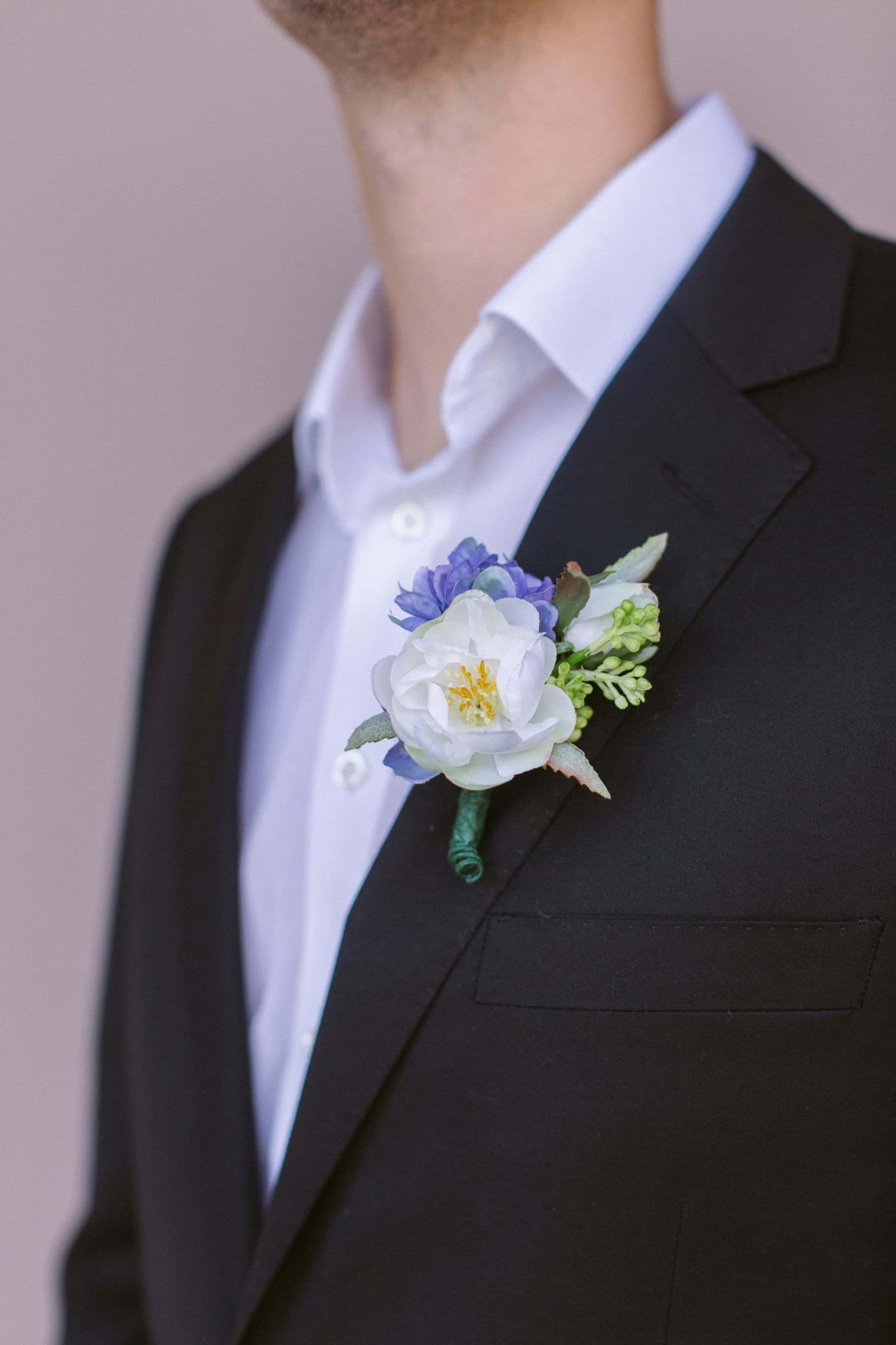 Picture of Millie Boutonniere (Rose) 