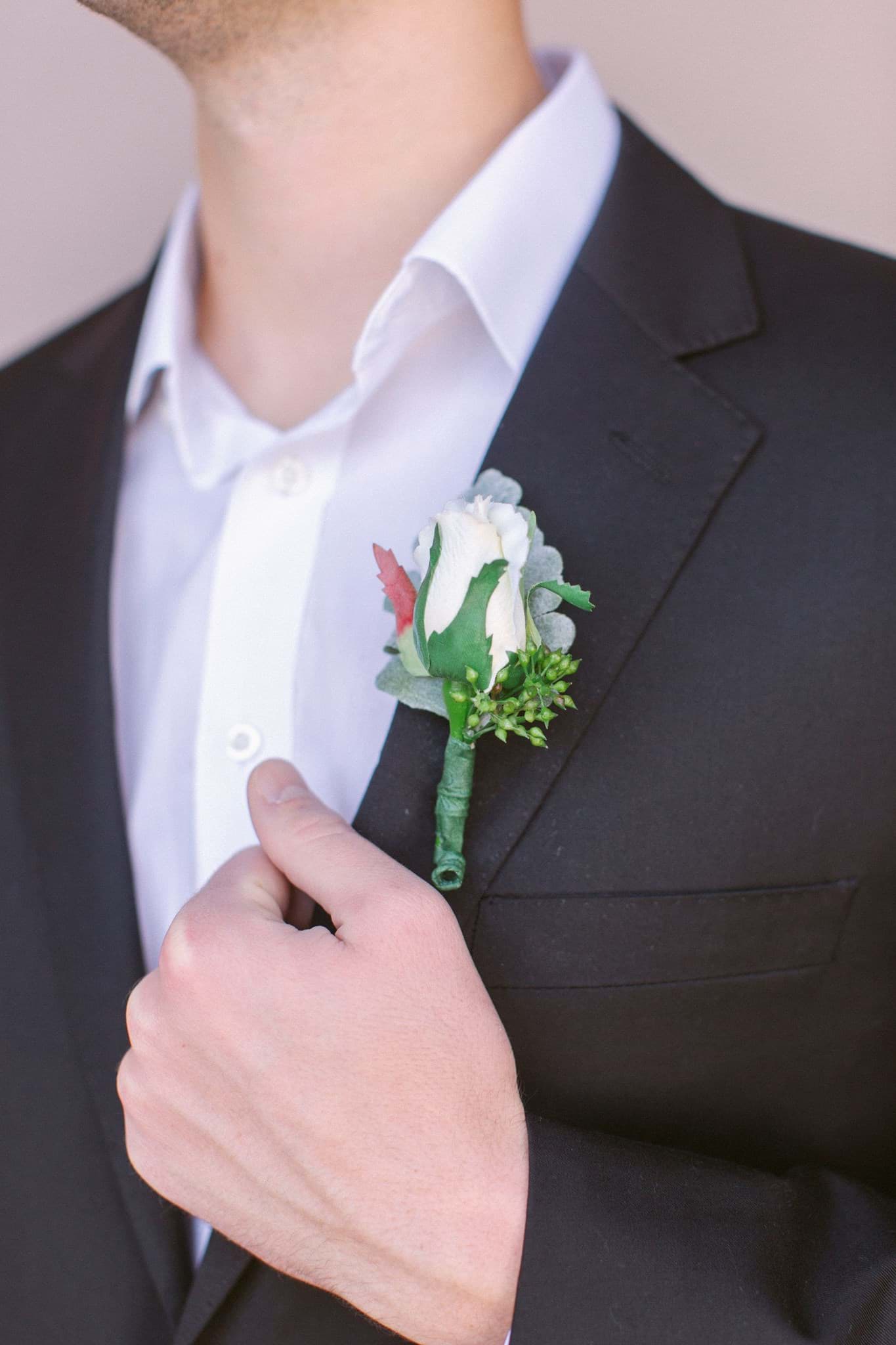 Picture of Stella Boutonniere (Rosebud)