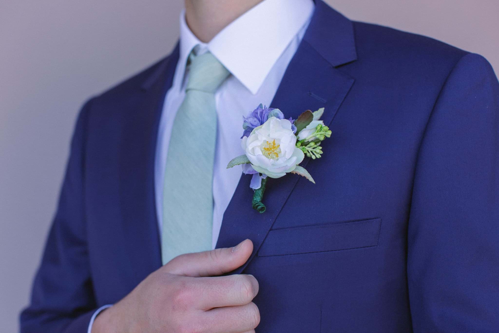 Picture of Millie Boutonniere (Rose) 