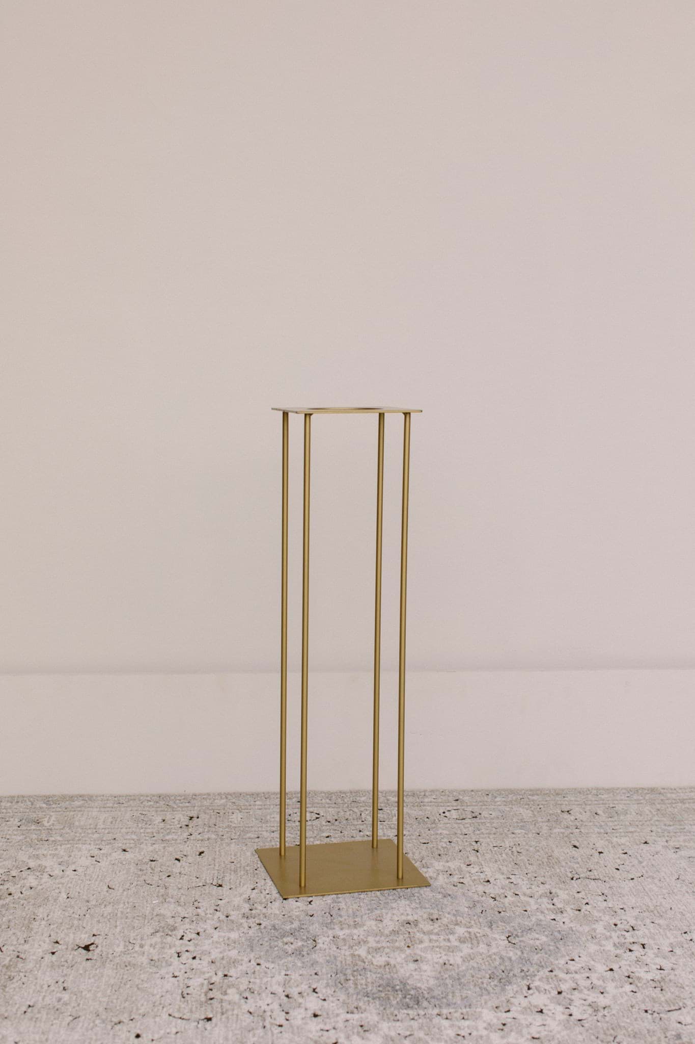 Picture of Gold Stand (short)