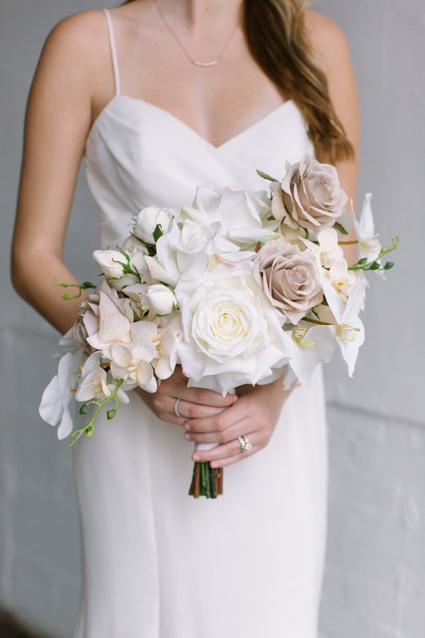 Picture of Wren Bridal Bouquet (Hand-tied)