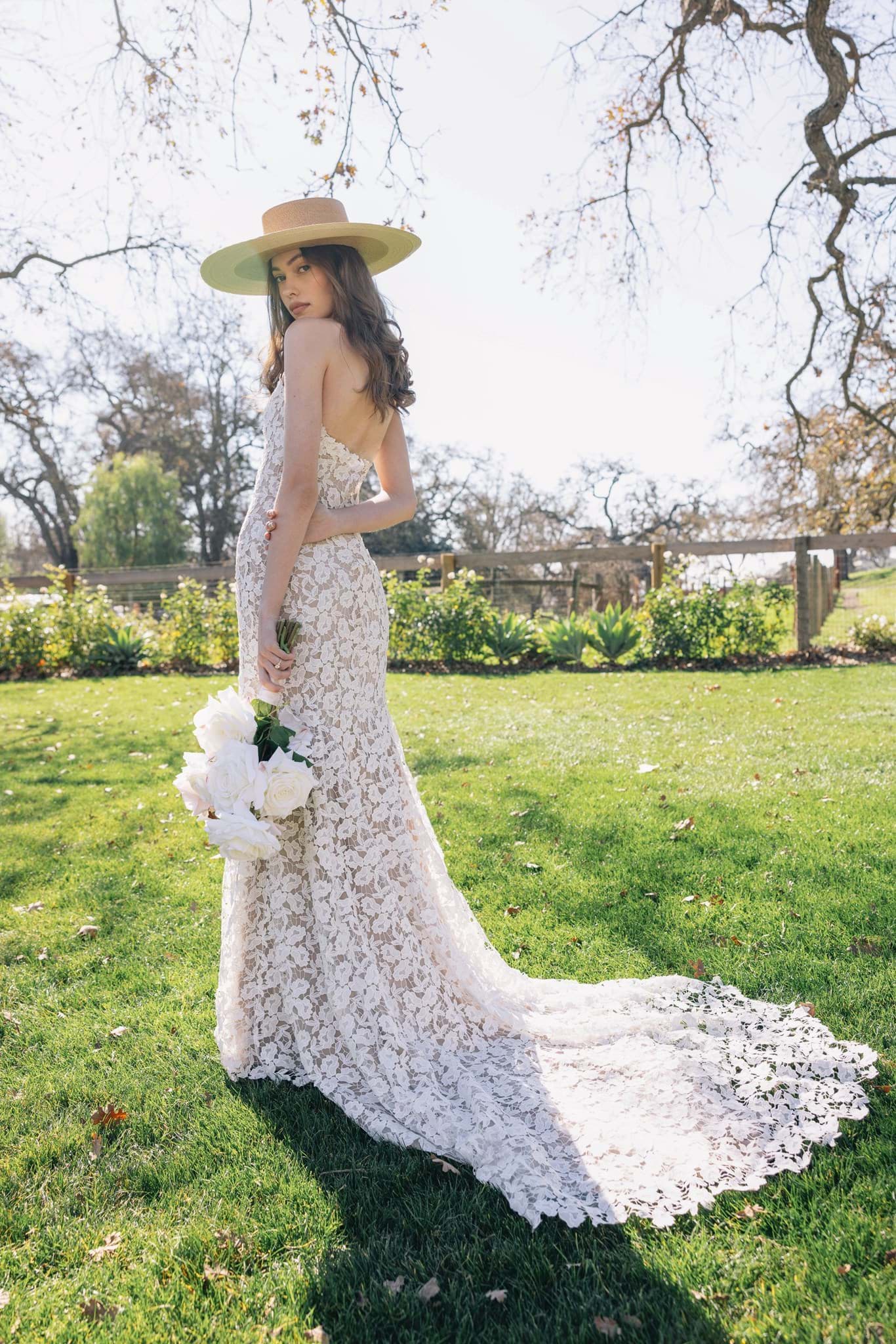 Picture of Bianca Bridal Bouquet (Garden-cut)