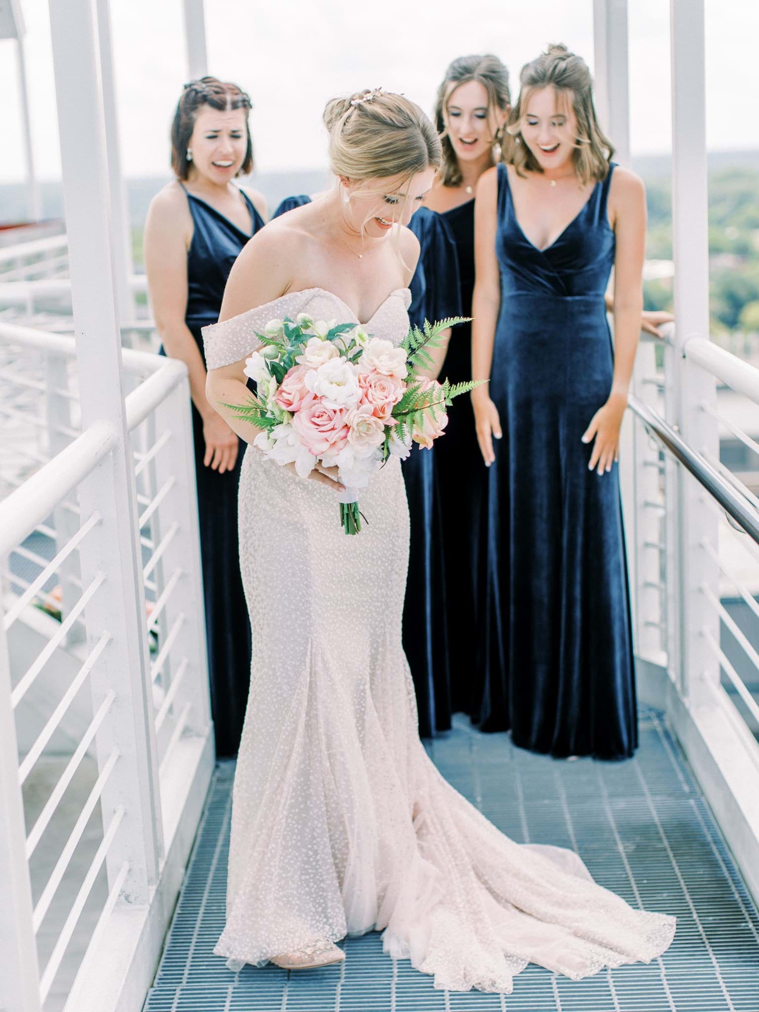 Picture of Cameron Bridal Bouquet (Hand-tied)