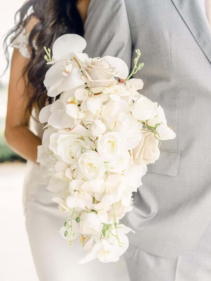 Picture of Wren Bridal Bouquet (Hand-tied)