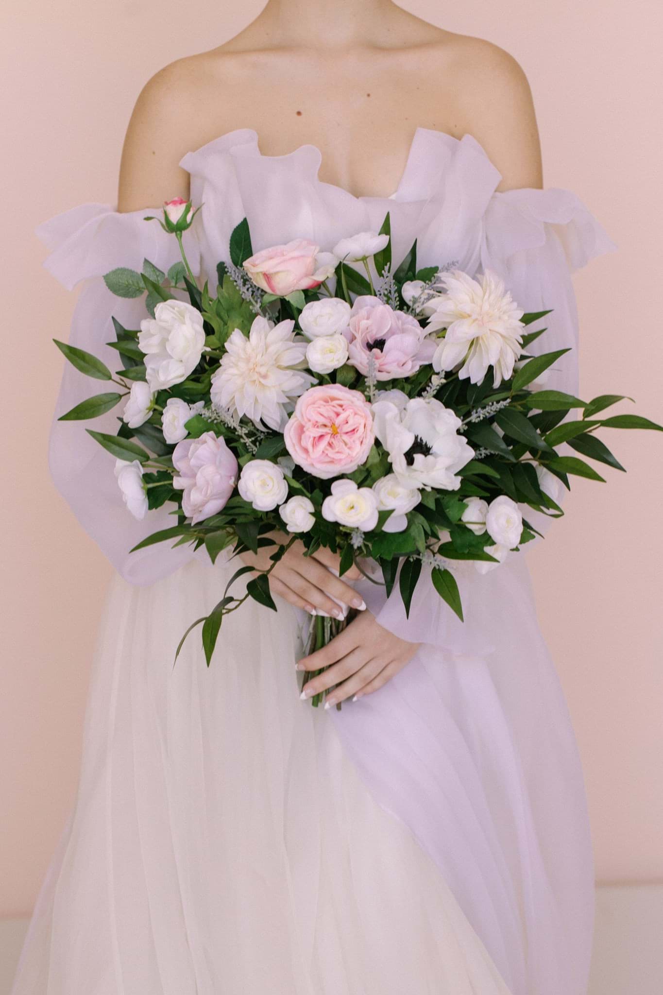 Picture of Charlotte Bridal Bouquet (Hand-tied)