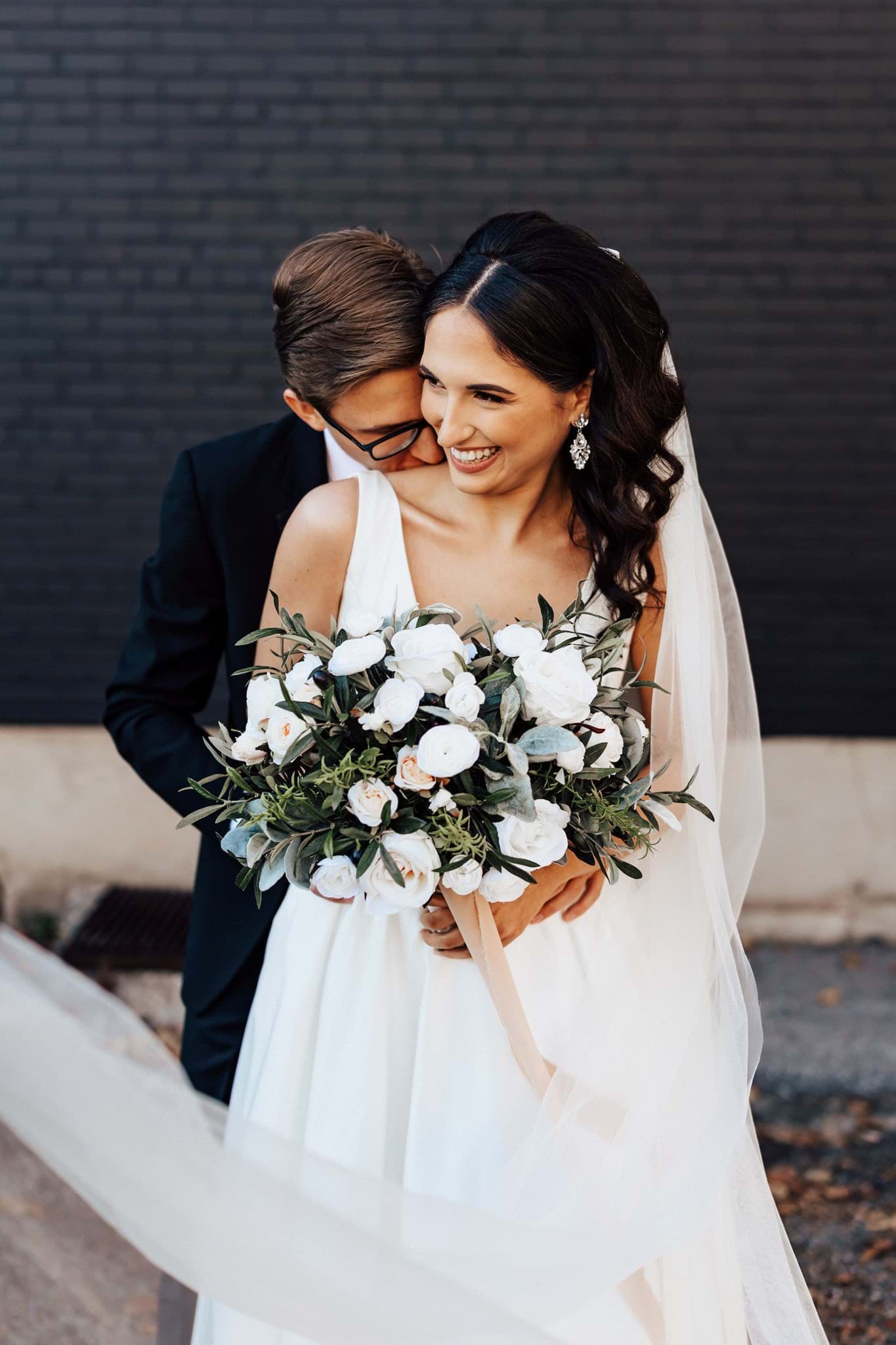 Picture of Olivia Bridal Bouquet (Hand-tied)