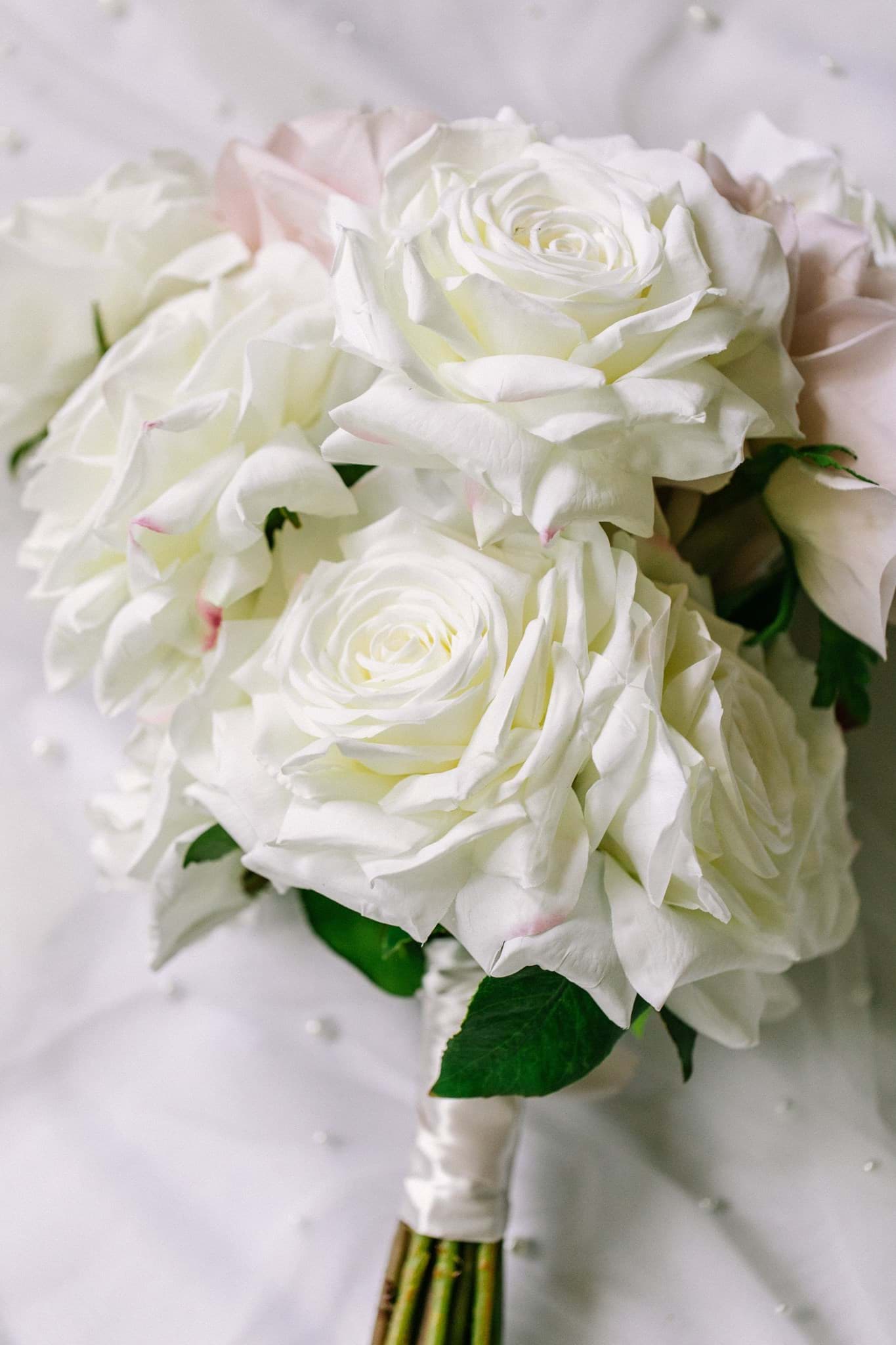 Picture of Bianca Bridal Bouquet (Garden-cut)