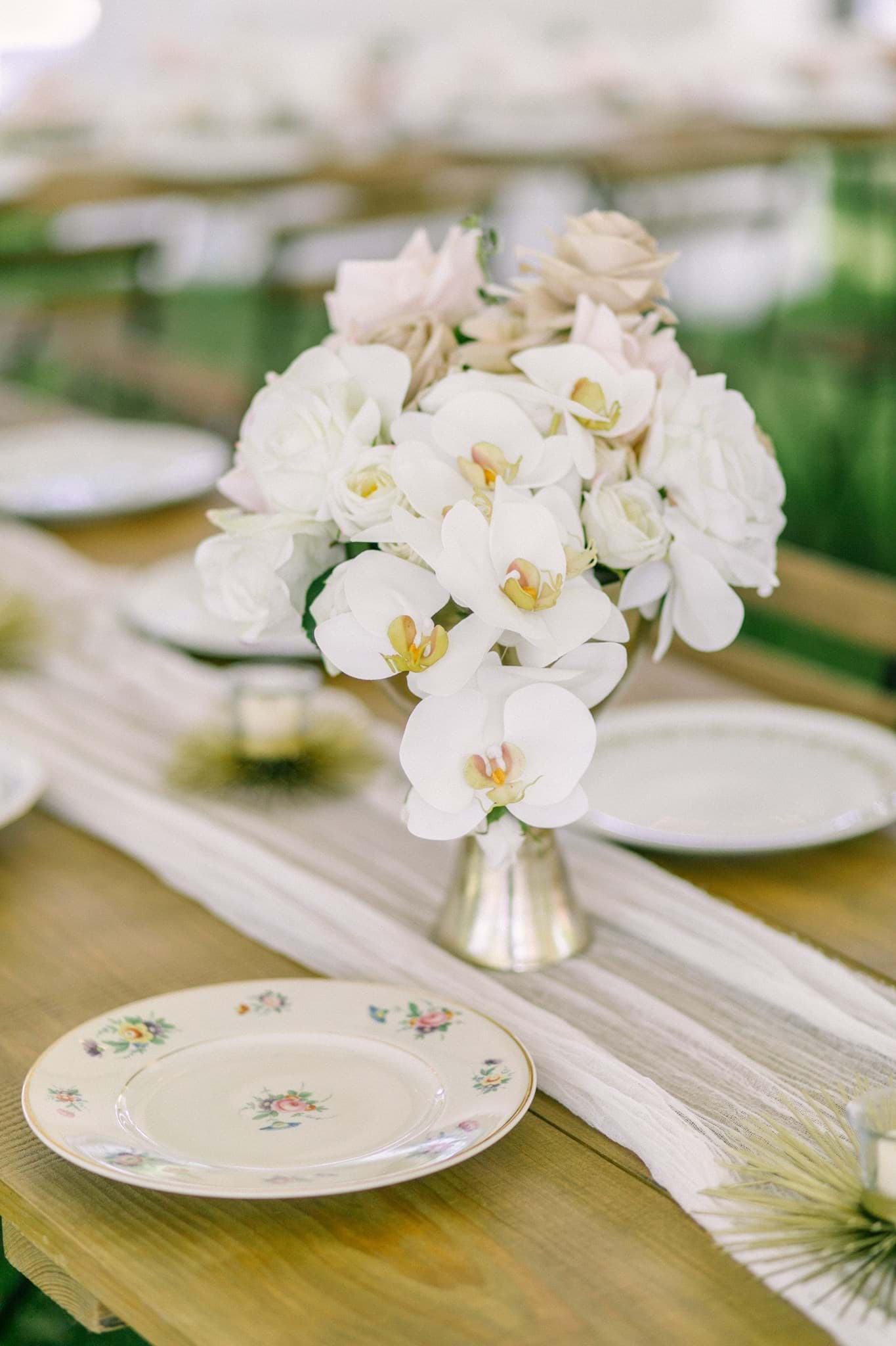 Picture of Wren Large Centerpiece 