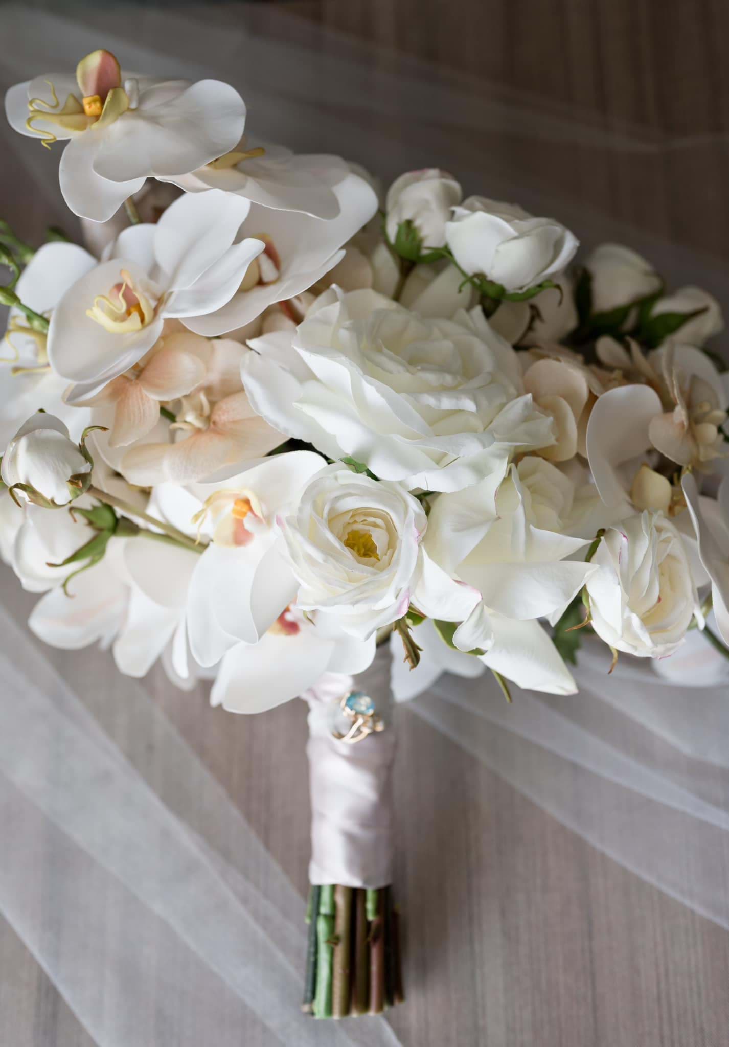 Picture of Wren Bridal Bouquet (Hand-tied)