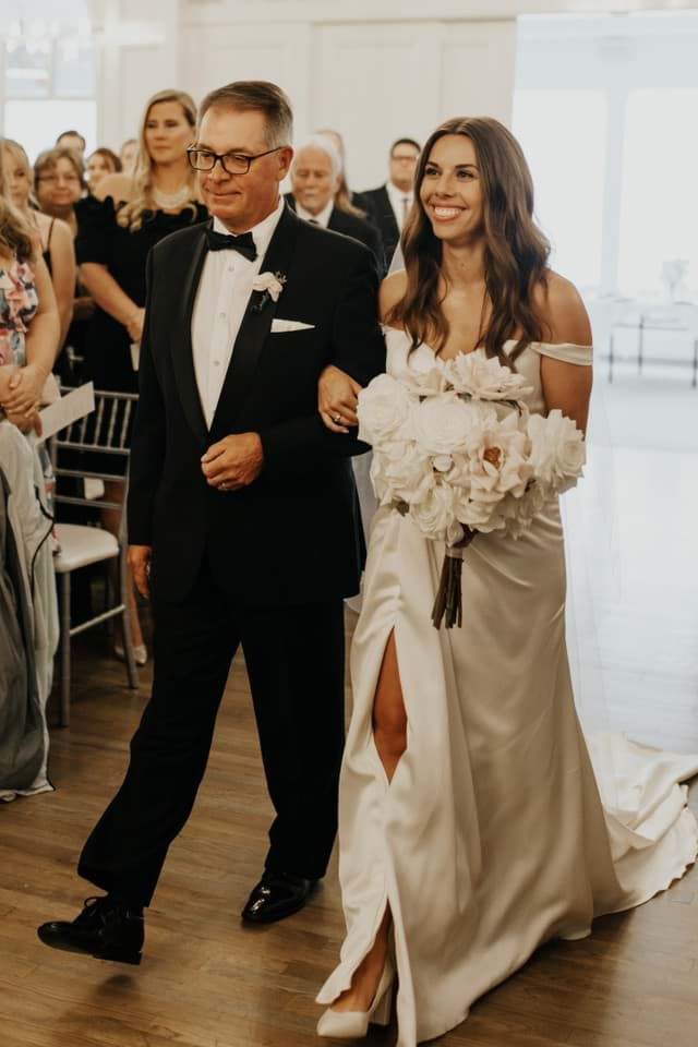 Picture of Bianca Bridal Bouquet (Garden-cut)