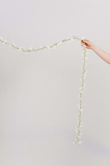 Picture of White Star Bud Garland