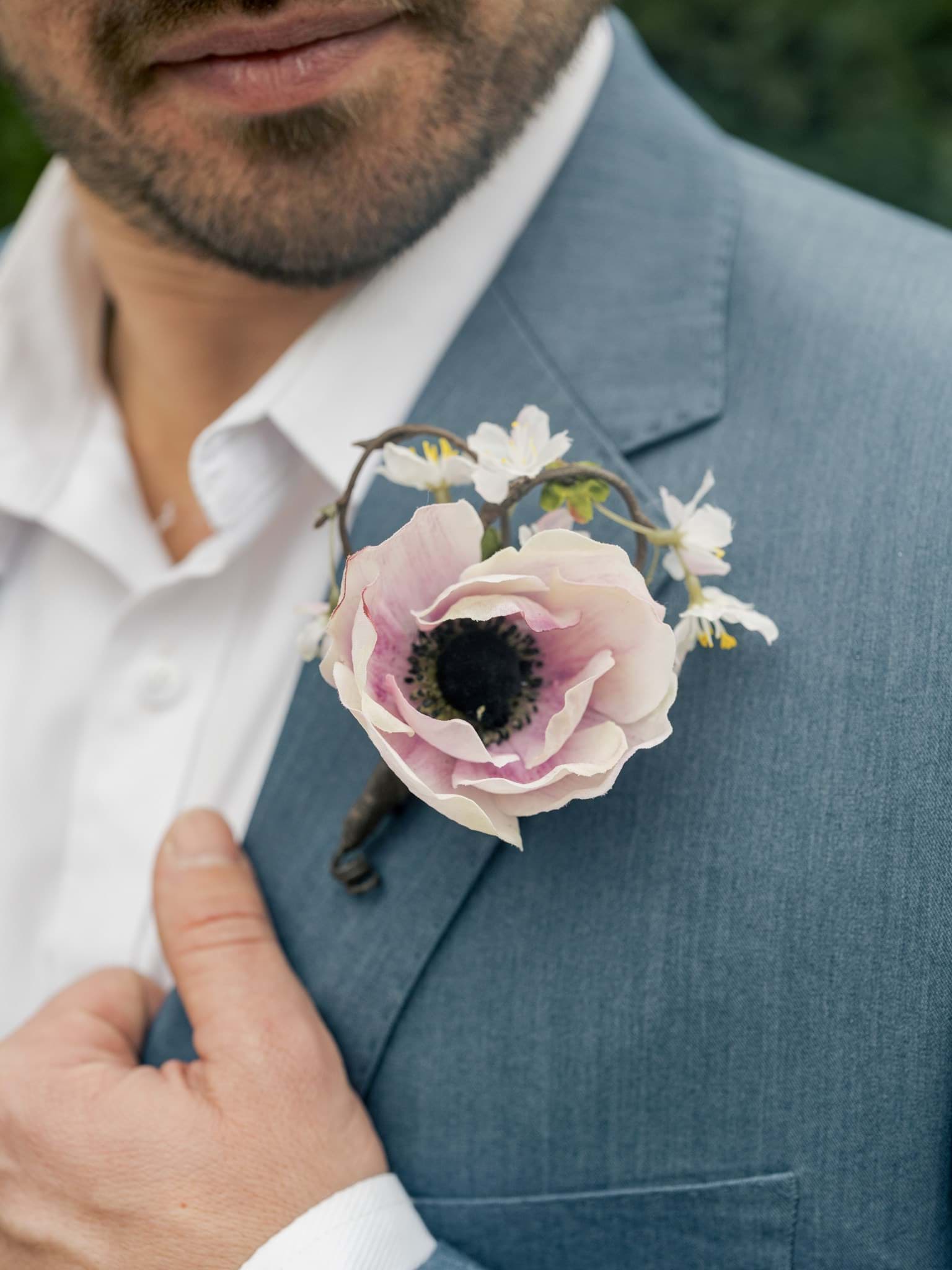 Picture of Marlowe Boutonniere (Blanc)