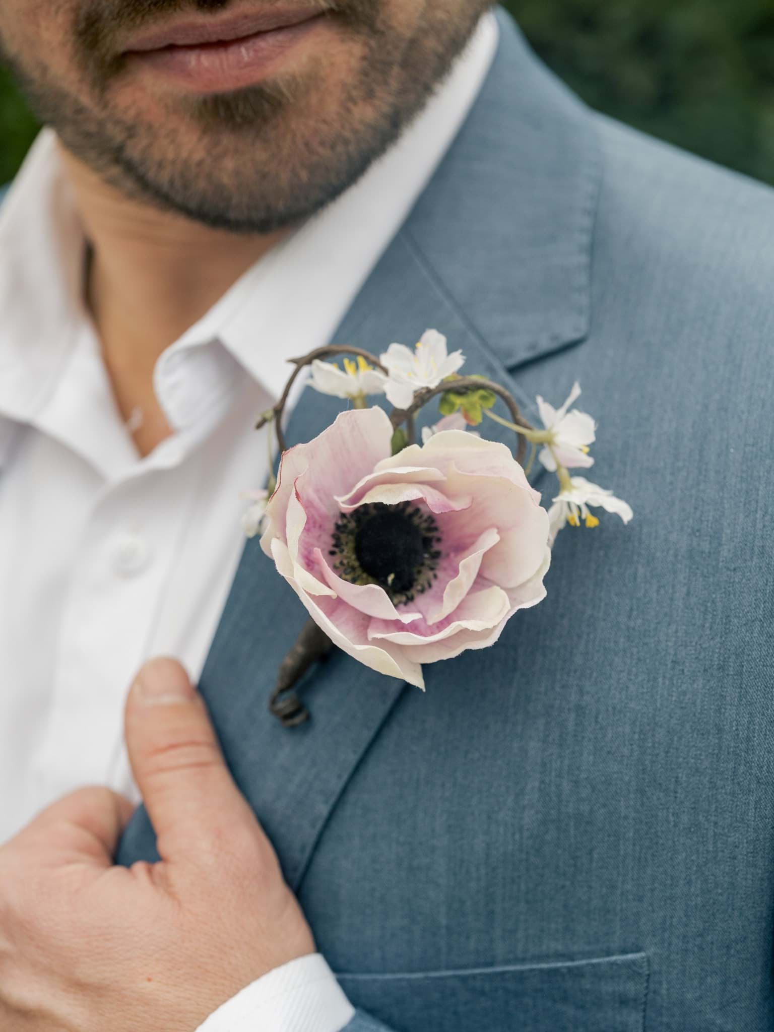Picture of Marlowe Boutonniere (Blanc)