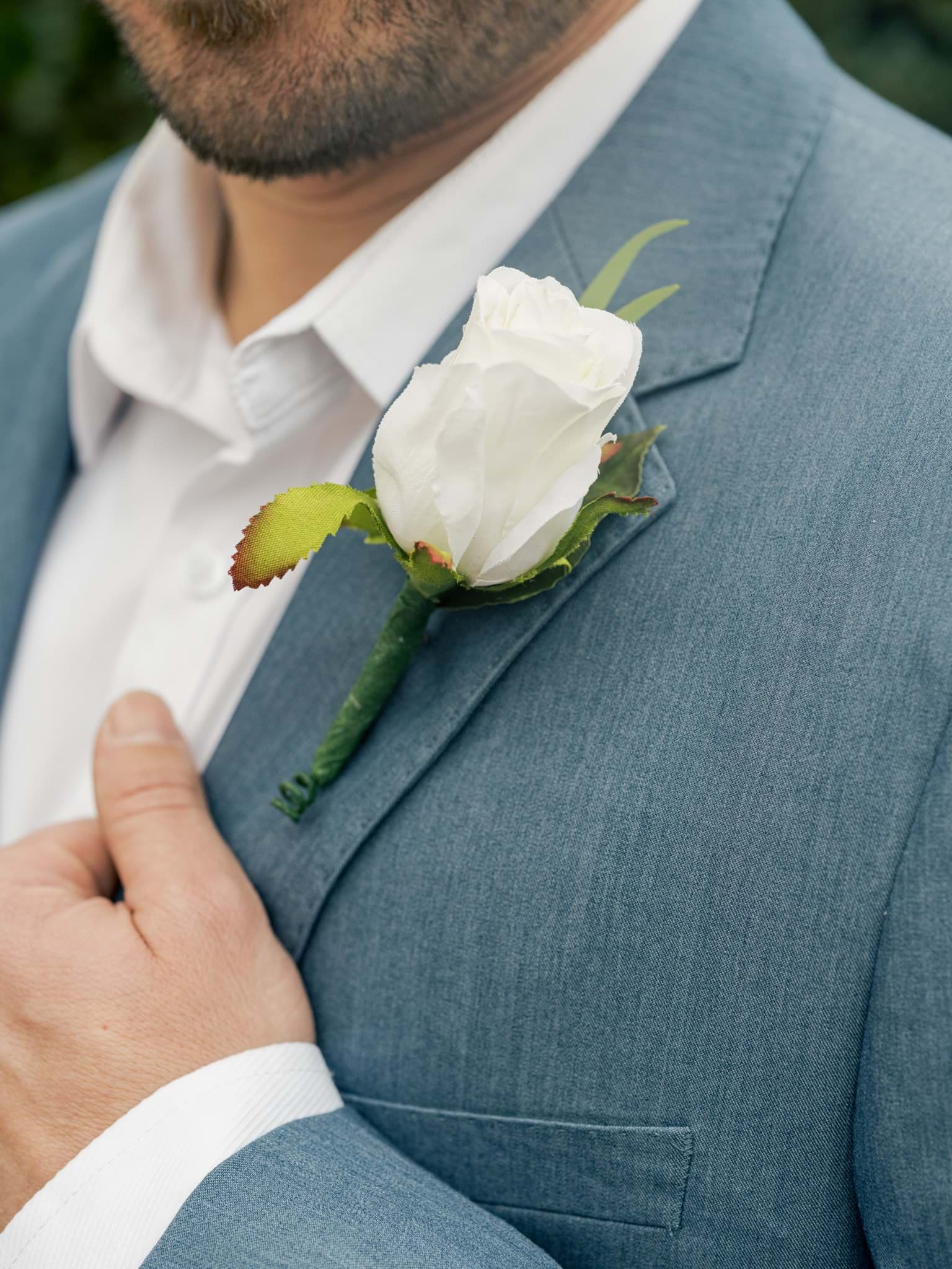 Picture of Jane Boutonniere (Rosebud)
