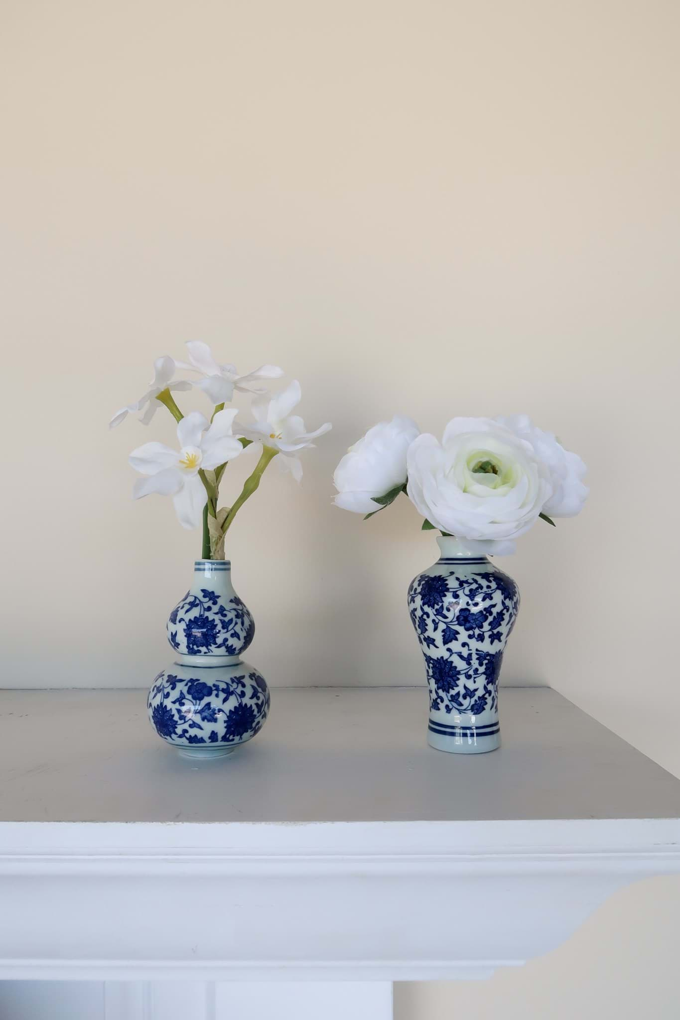 Picture of Petite Ranunculus in Chinoiserie Vase