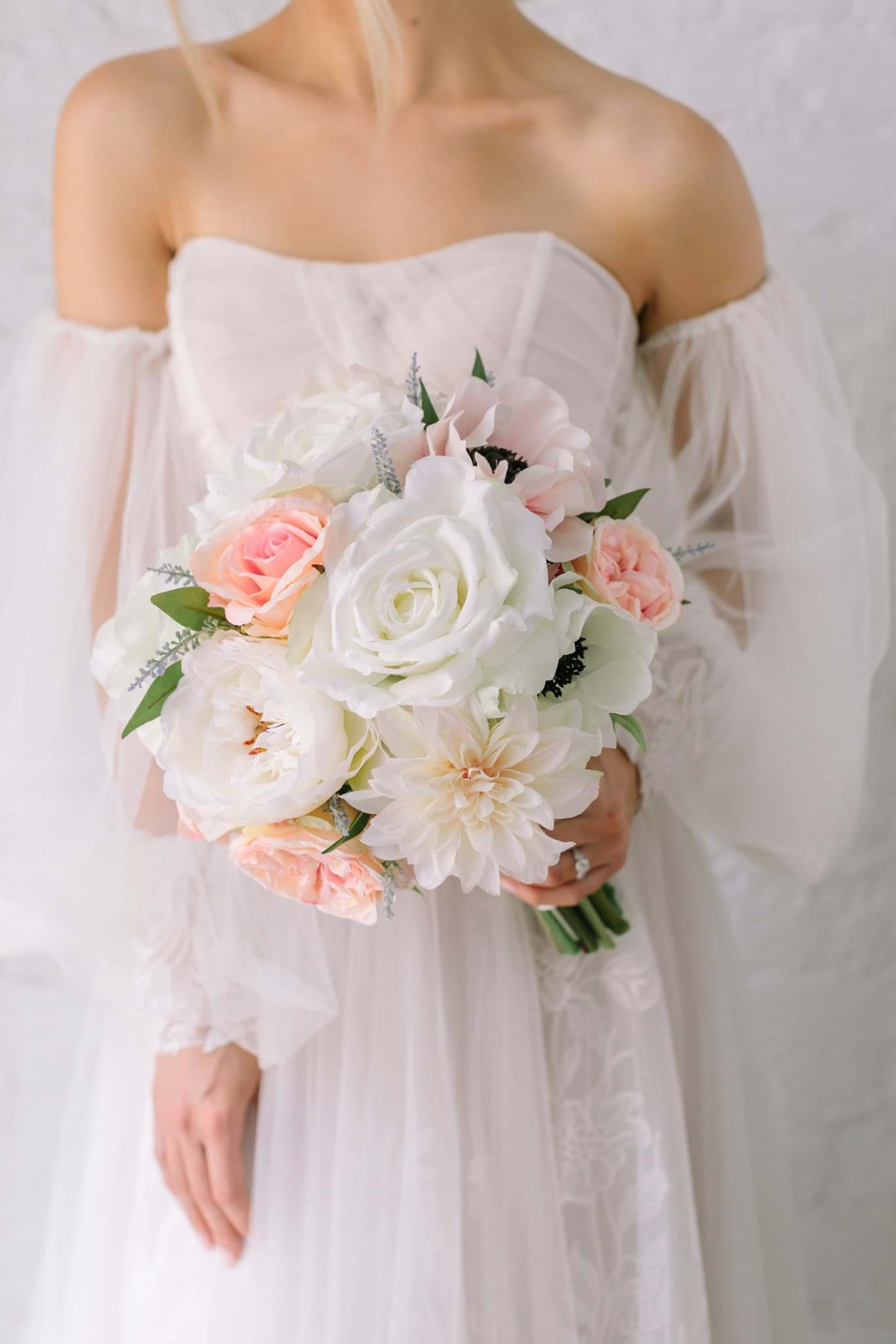Picture of Charlotte Bridal Bouquet (Round)