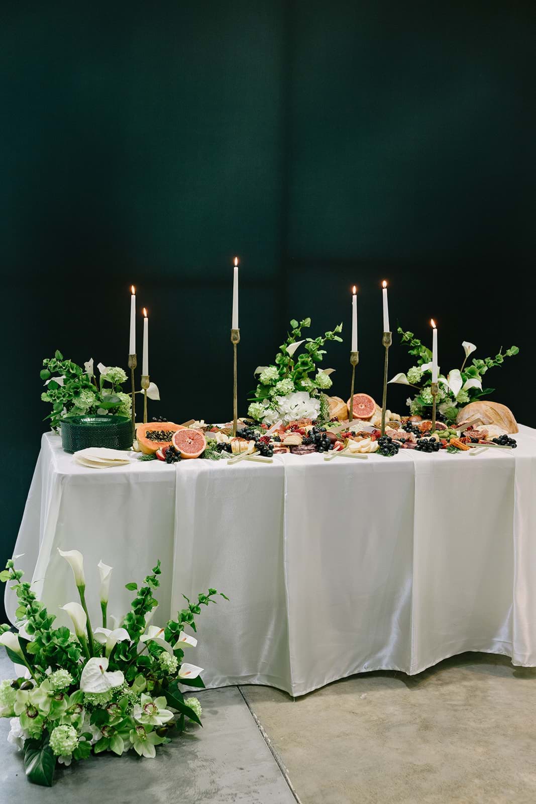 Picture of Zayah Vaseless Centerpiece