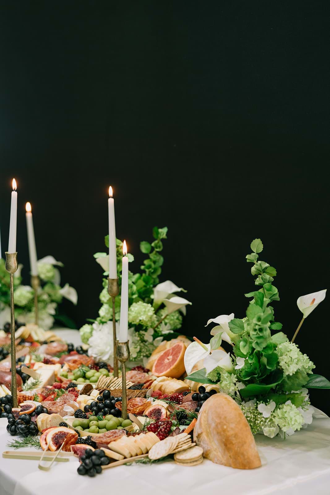 Picture of Zayah Vaseless Centerpiece