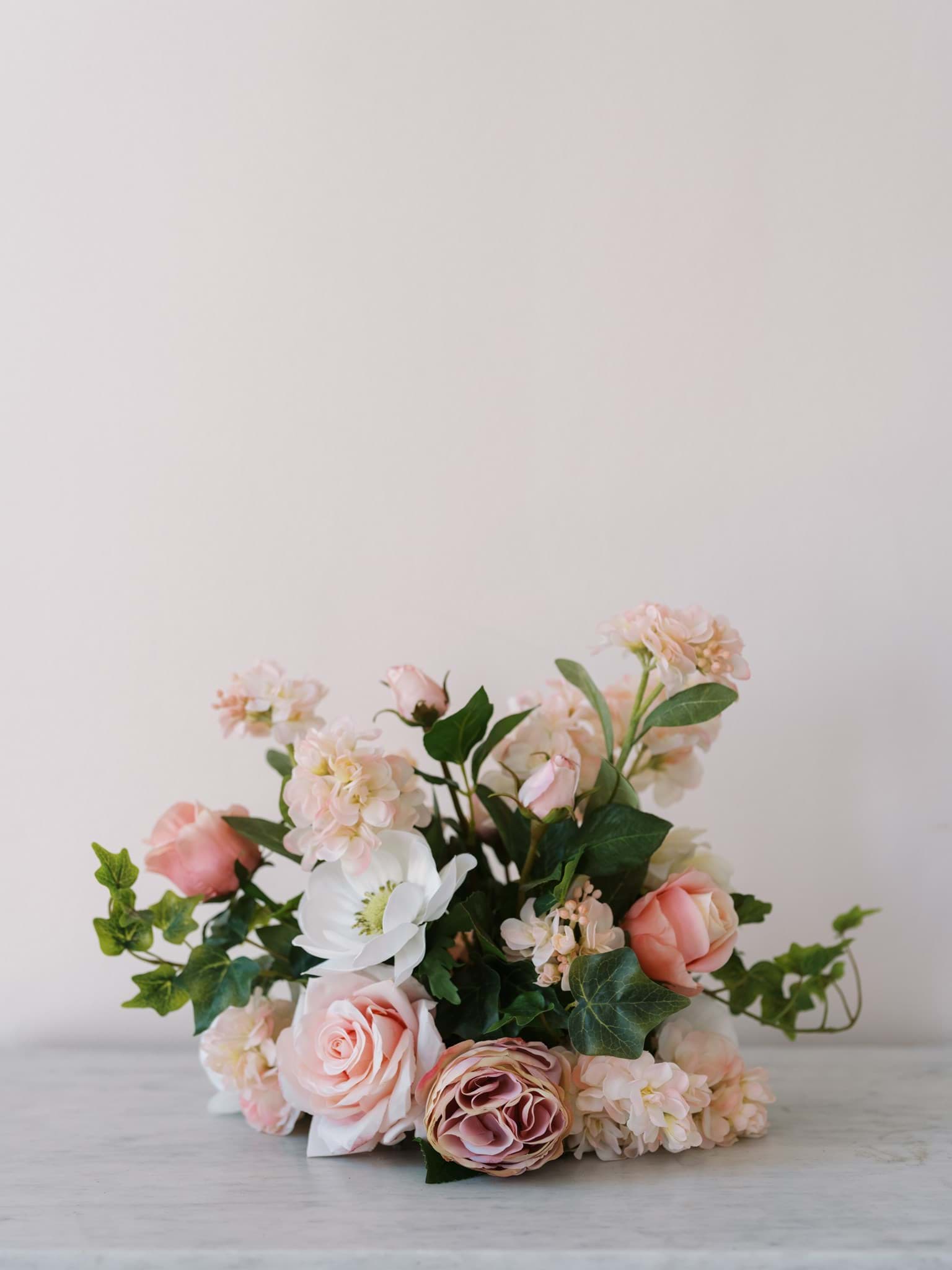 Picture of Charlotte Vaseless Centerpiece