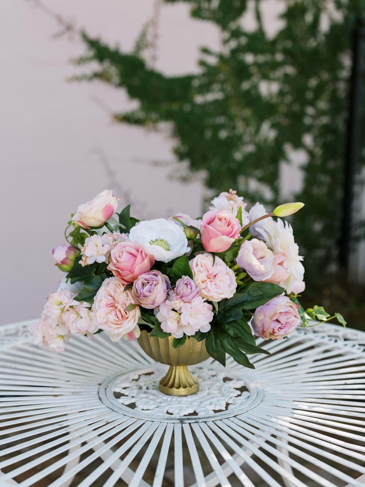 Picture of Charlotte Large Centerpiece