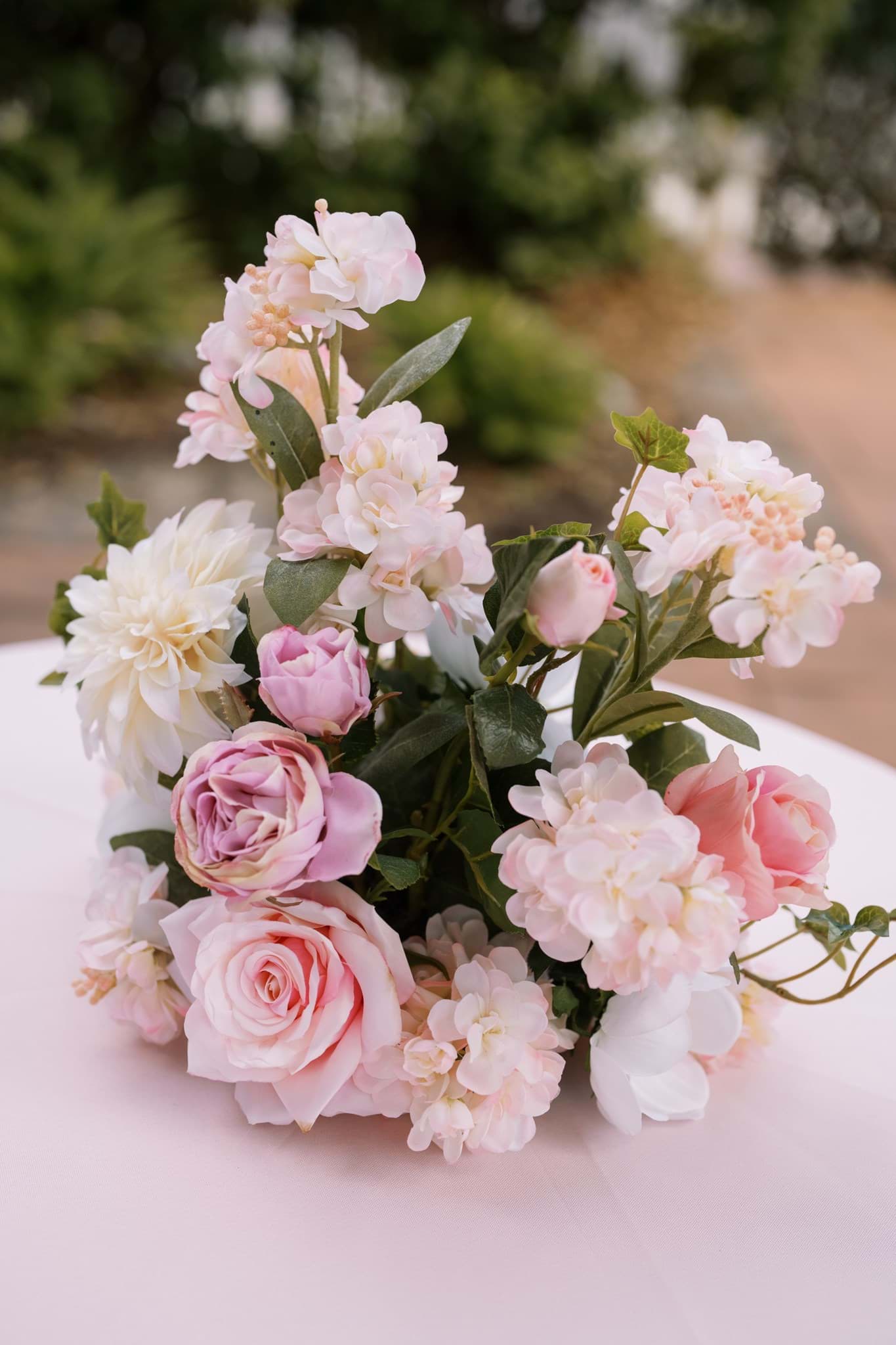 Picture of Charlotte Vaseless Centerpiece