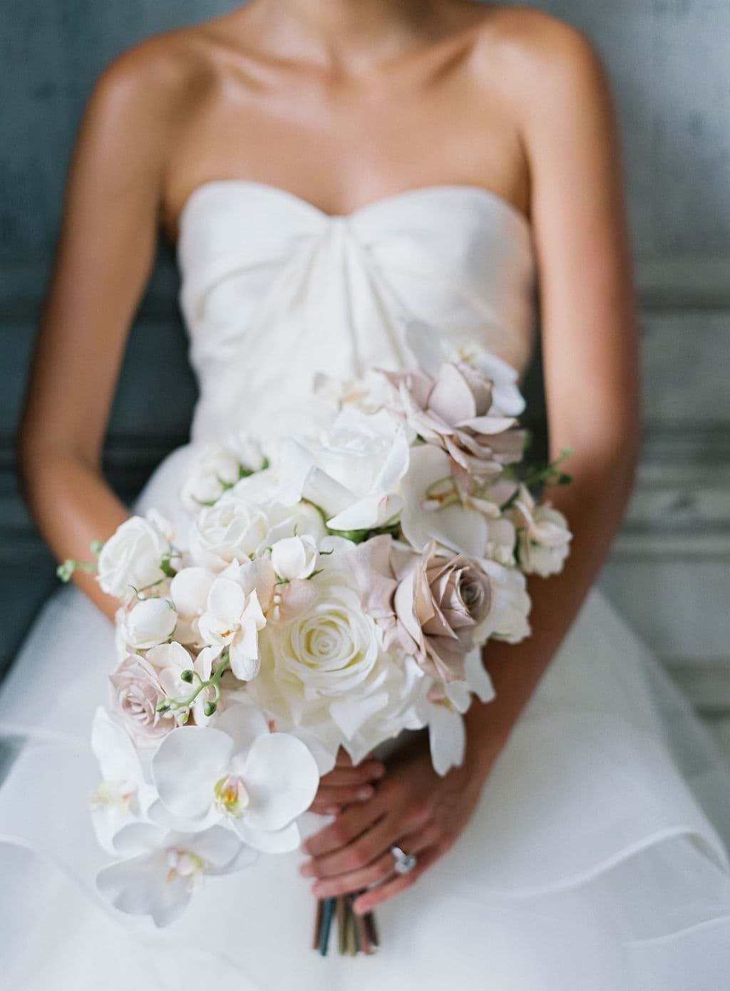 Picture of Wren Bridal Bouquet (Hand-tied)