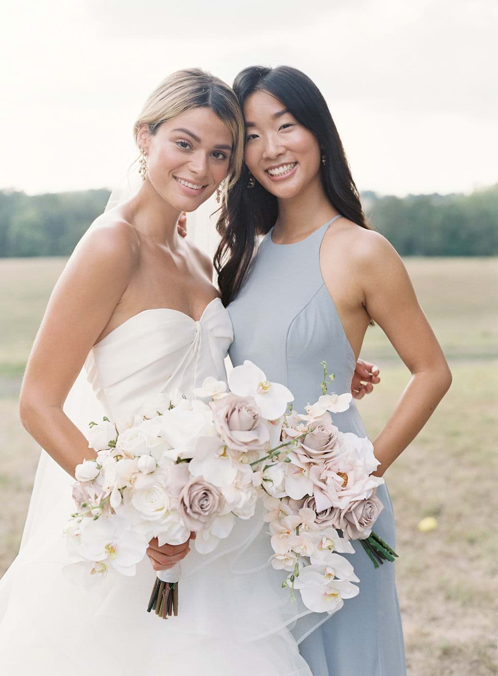 Picture of Wren Bridal Bouquet (Hand-tied)