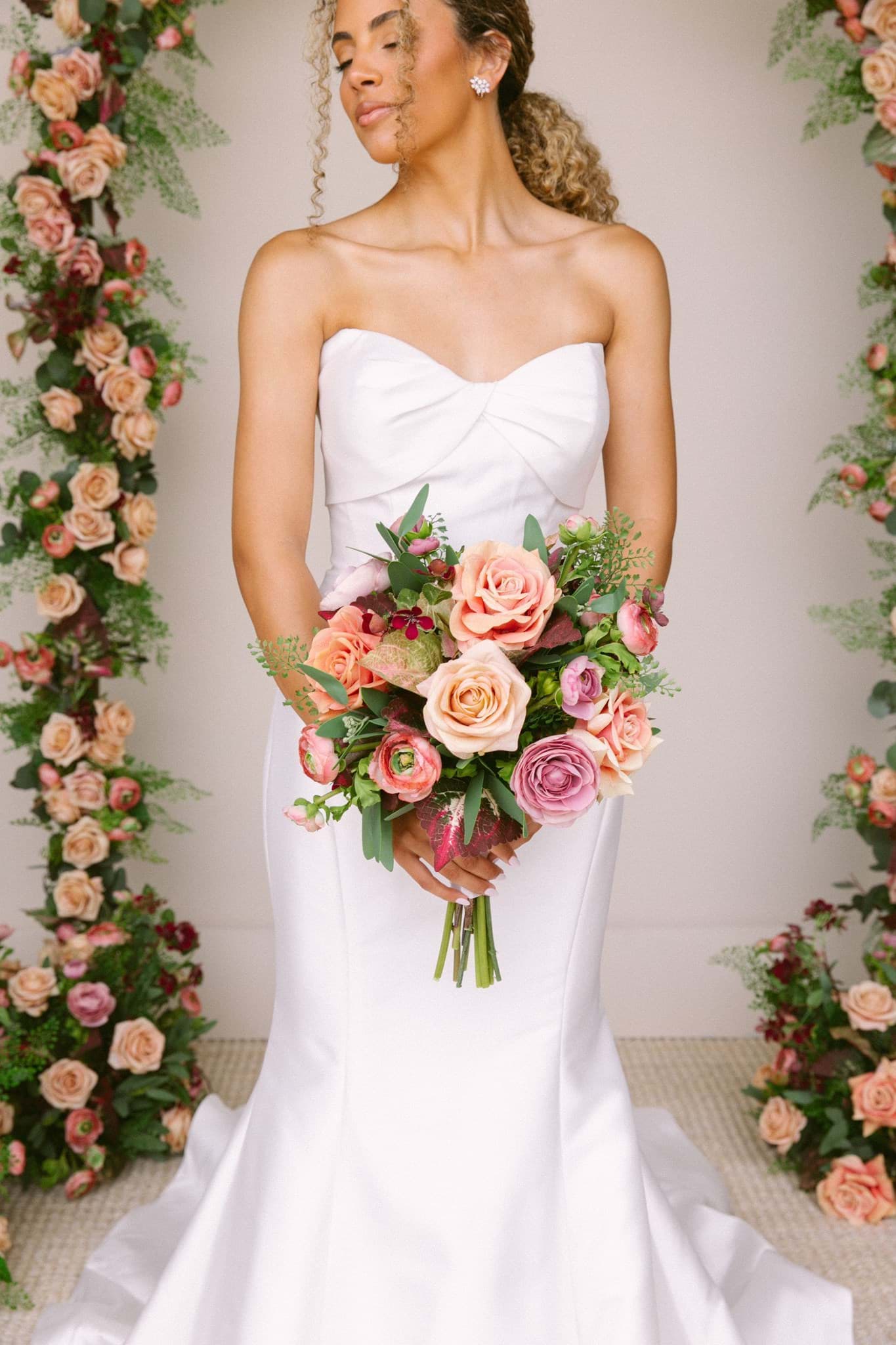 Picture of Nina Bridal Bouquet (Hand-tied)